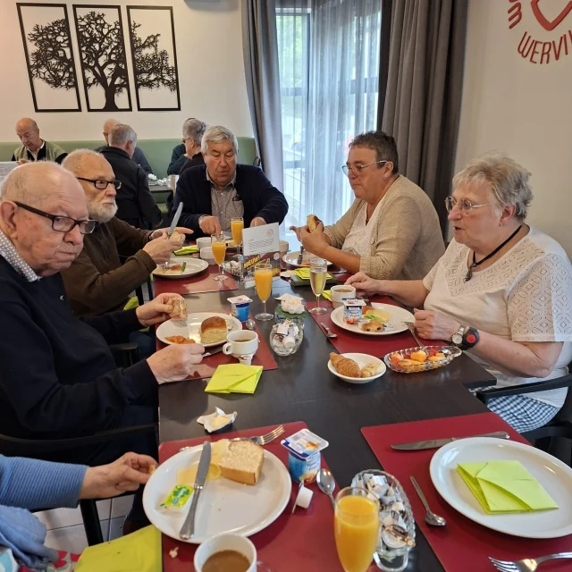 Een lekker uitgebreid ontbijt, een uitstekend begin van de dag 🥐☕️🍳